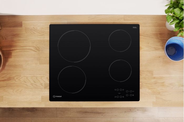 Picture of Керамичен  плот Indesit RI 161 C , Черен ,60 см  4 zone(s)