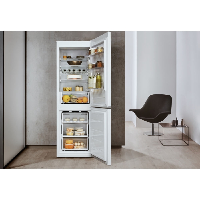 Picture of Свободно стоящ  Whirlpool W5 821E W 2 , 339 л Бял